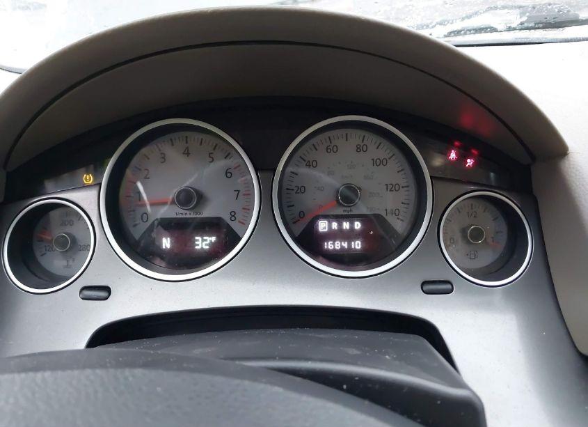 Photo 7 of 2010 Volkswagen Routan SE (VIN 2V4RW3D18AR295436)