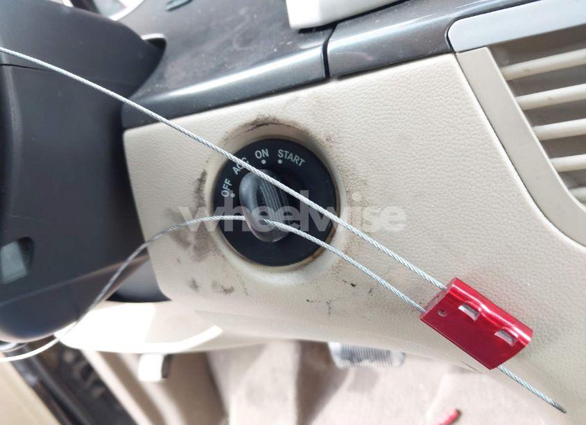 Photo 11 of 2010 Volkswagen Routan SE (VIN 2V4RW3D19AR295803)