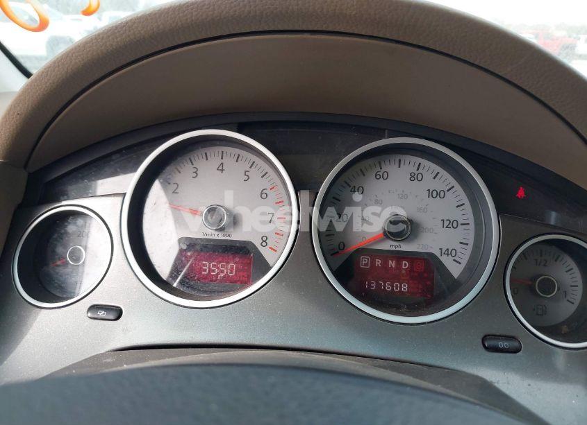 Photo 7 of 2010 Volkswagen Routan SE (VIN 2V4RW3D19AR295803)