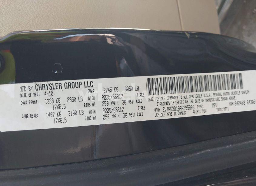 Photo 9 of 2010 Volkswagen Routan SE (VIN 2V4RW3D19AR295803)