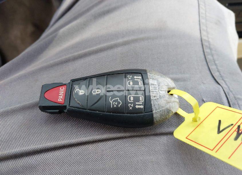 Photo 11 of 2010 Volkswagen Routan SE (VIN 2V4RW3D1XAR202514)