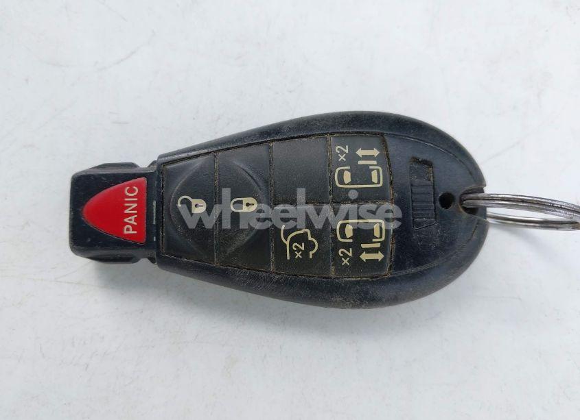 Photo 11 of 2010 Volkswagen Routan SE (VIN 2V4RW3D1XAR407847)