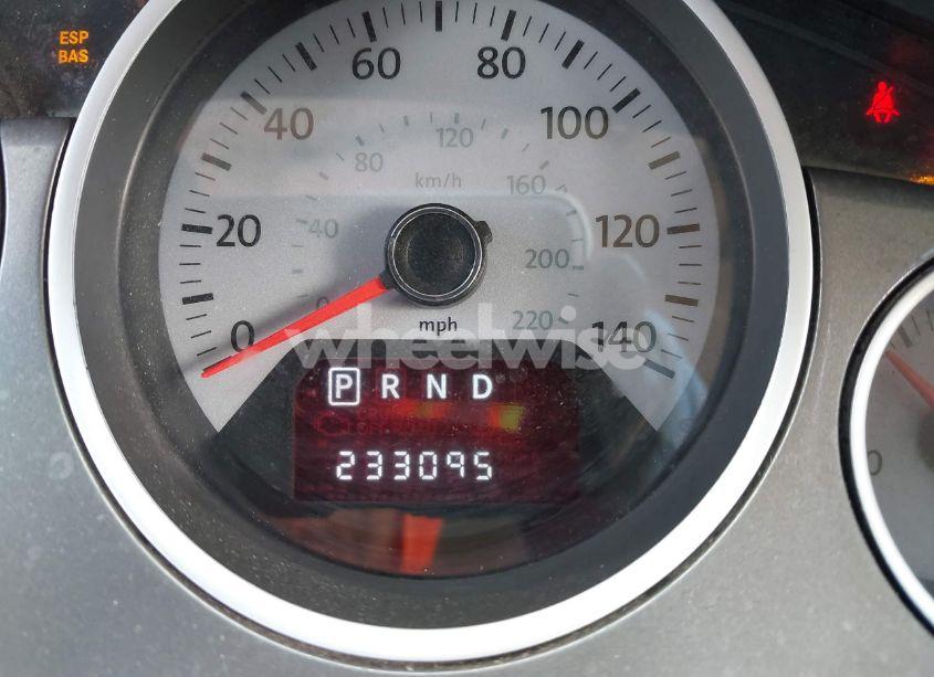 Photo 15 of 2010 Volkswagen Routan SE (VIN 2V4RW3D1XAR407847)