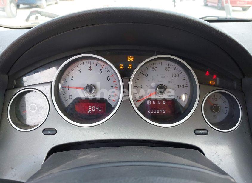 Photo 7 of 2010 Volkswagen Routan SE (VIN 2V4RW3D1XAR407847)