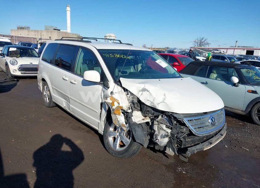Photo 6 of 2011 Volkswagen Routan SE (VIN 2V4RW3DG0BR716944)