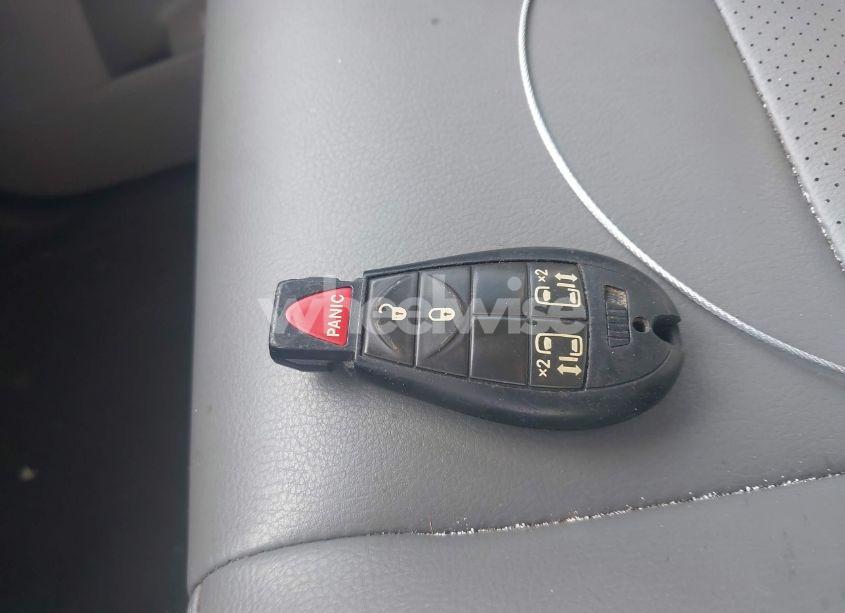 Photo 11 of 2011 Volkswagen Routan SE (VIN 2V4RW3DG3BR717246)