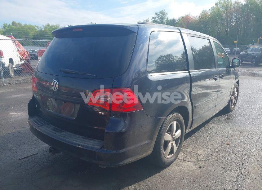 Photo 4 of 2011 Volkswagen Routan SE (VIN 2V4RW3DG3BR717246)