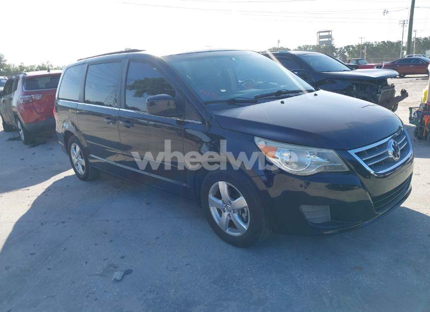 2011 Volkswagen Routan SE (VIN 2V4RW3DG5BR668194) main photo