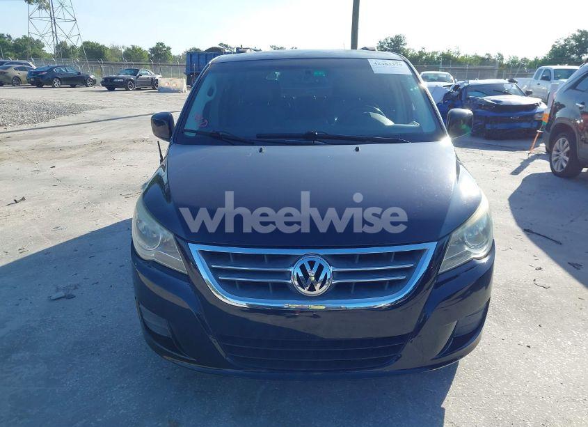 Photo 12 of 2011 Volkswagen Routan SE (VIN 2V4RW3DG5BR668194)