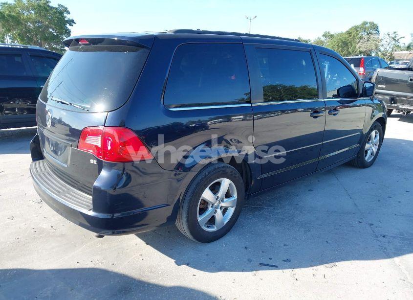 Photo 4 of 2011 Volkswagen Routan SE (VIN 2V4RW3DG5BR668194)