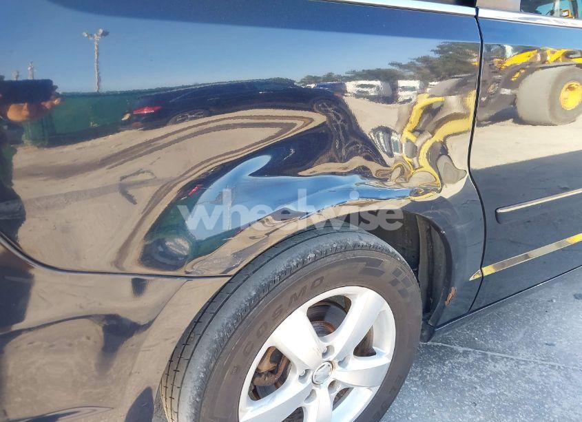 Photo 6 of 2011 Volkswagen Routan SE (VIN 2V4RW3DG5BR668194)