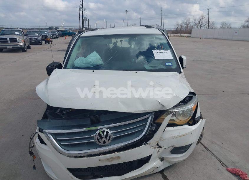 Photo 6 of 2011 Volkswagen Routan SE (VIN 2V4RW3DG6BR691242)