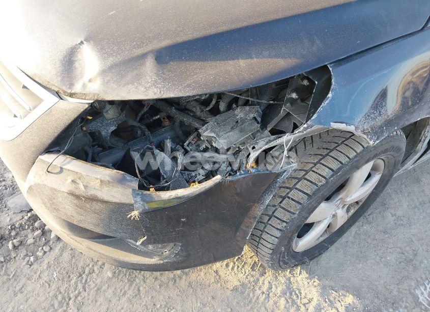 Photo 6 of 2011 Volkswagen Routan SE (VIN 2V4RW3DG7BR634225)