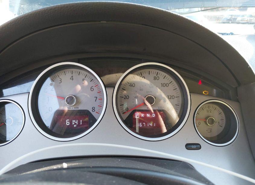 Photo 7 of 2011 Volkswagen Routan SE (VIN 2V4RW3DG8BR740344)