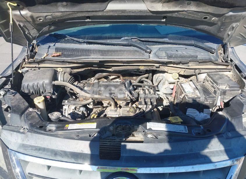 Photo 10 of 2010 Volkswagen Routan S (VIN 2V4RW4D14AR333122)