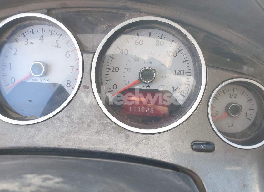 Photo 7 of 2010 Volkswagen Routan S (VIN 2V4RW4D14AR333122)