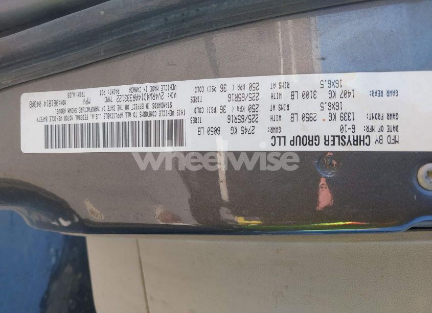 Photo 9 of 2010 Volkswagen Routan S (VIN 2V4RW4D14AR333122)