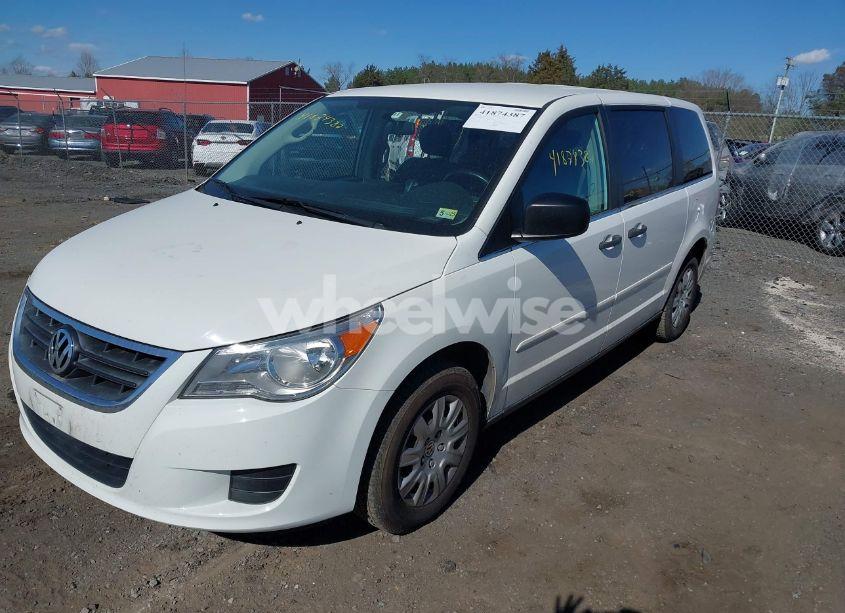 Photo 2 of 2010 Volkswagen Routan S (VIN 2V4RW4D17AR158865)