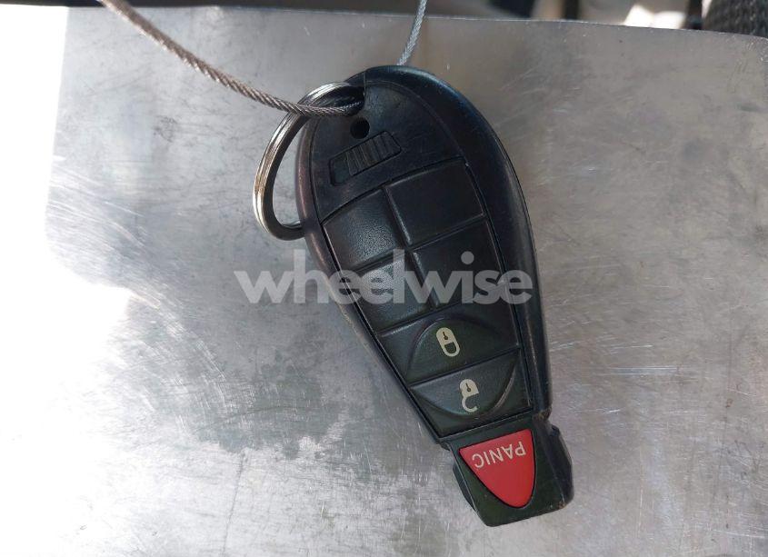 Photo 11 of 2010 Volkswagen Routan S (VIN 2V4RW4D18AR407108)