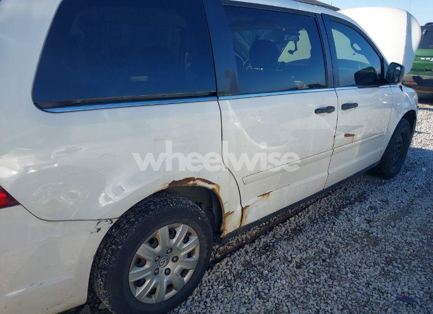 Photo 6 of 2010 Volkswagen Routan S (VIN 2V4RW4D1XAR348434)