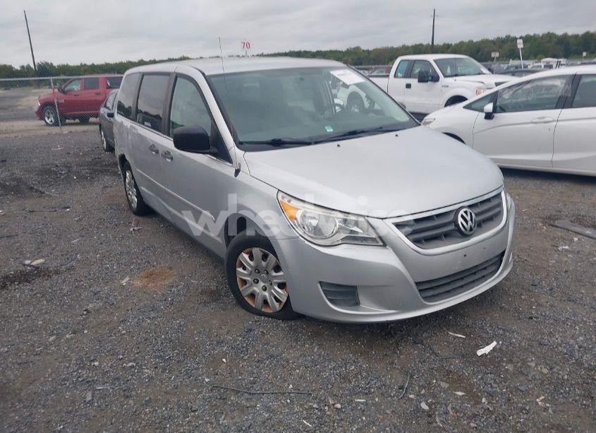 2011 Volkswagen Routan S (VIN 2V4RW4DG1BR691381) main photo