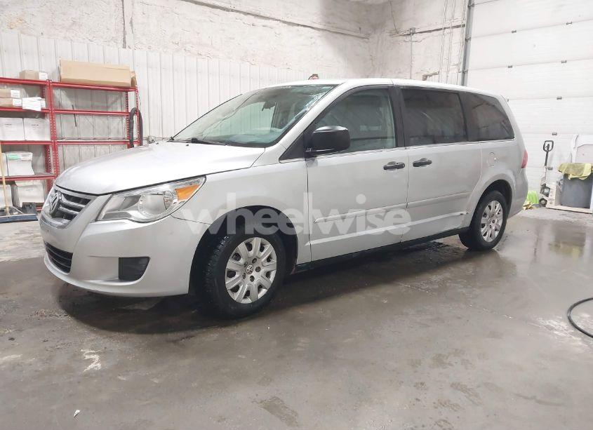 Photo 2 of 2011 Volkswagen Routan S (VIN 2V4RW4DGXBR621975)
