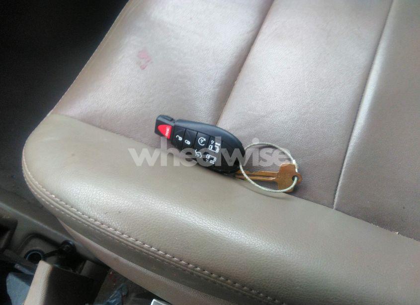 Photo 11 of 2011 Volkswagen Routan SEL (VIN 2V4RW5DG3BR658498)