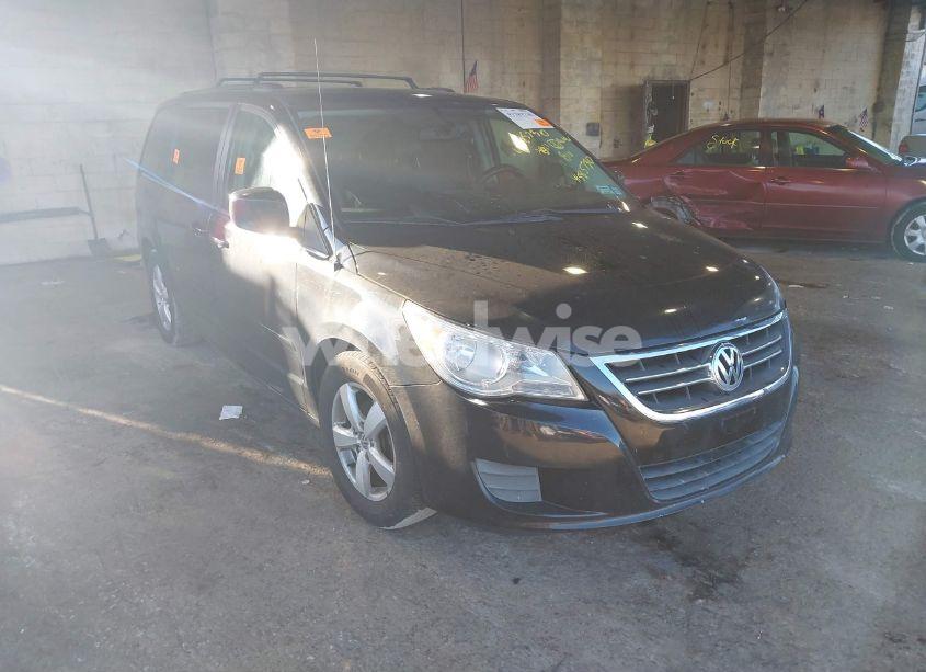 2011 Volkswagen Routan SEL (VIN 2V4RW5DG7BR698549) main photo