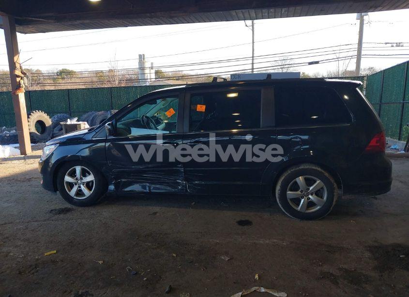 Photo 13 of 2011 Volkswagen Routan SEL (VIN 2V4RW5DG7BR698549)