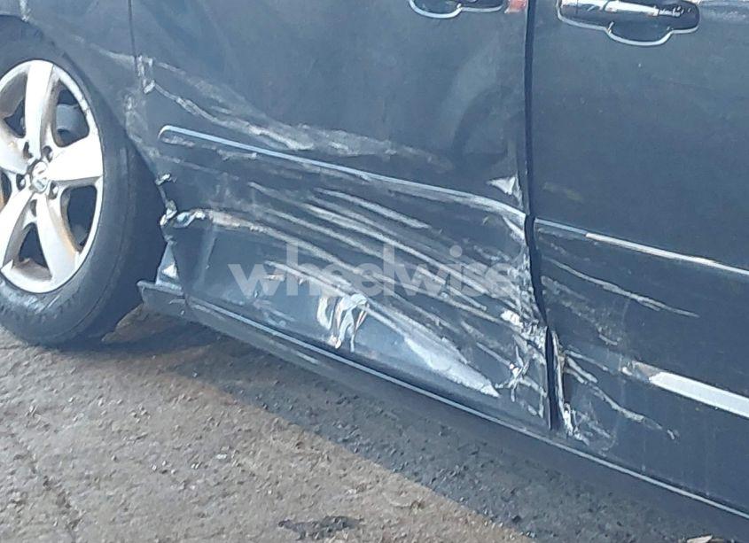 Photo 6 of 2011 Volkswagen Routan SEL (VIN 2V4RW5DG7BR698549)