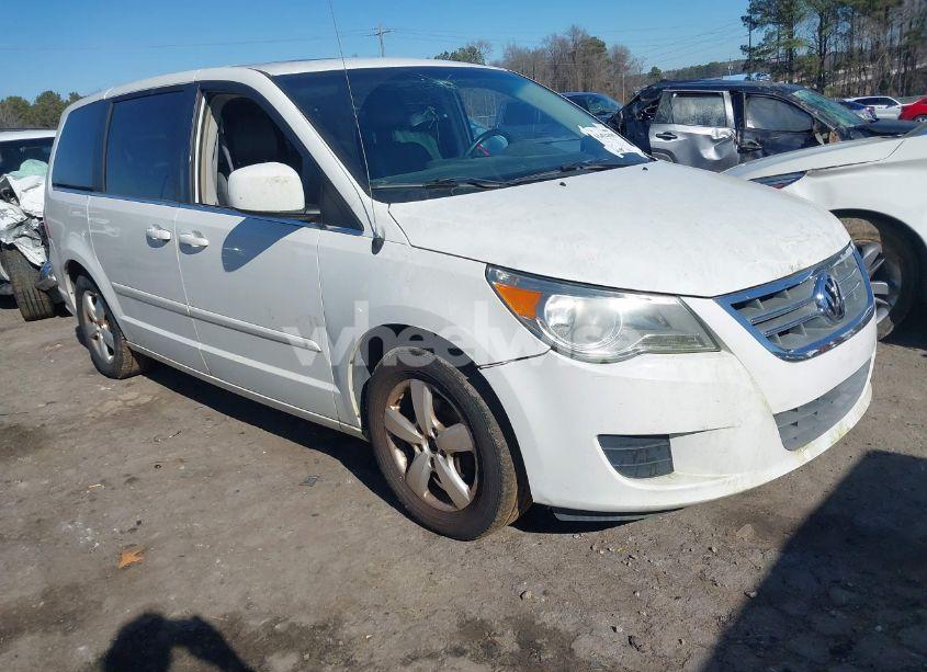 2010 Volkswagen Routan SEL (VIN 2V4RW5DX9AR324944) main photo
