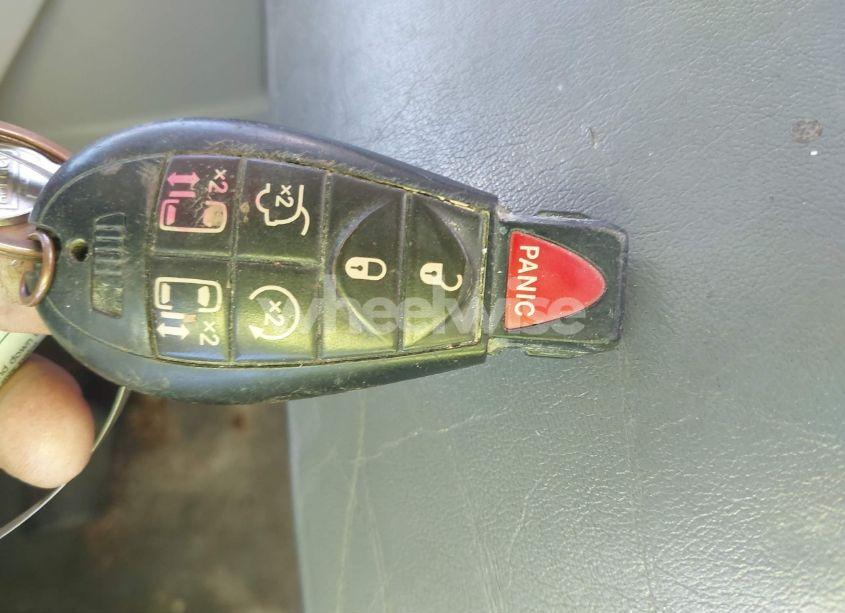 Photo 11 of 2010 Volkswagen Routan SEL (VIN 2V4RW5DX9AR324944)