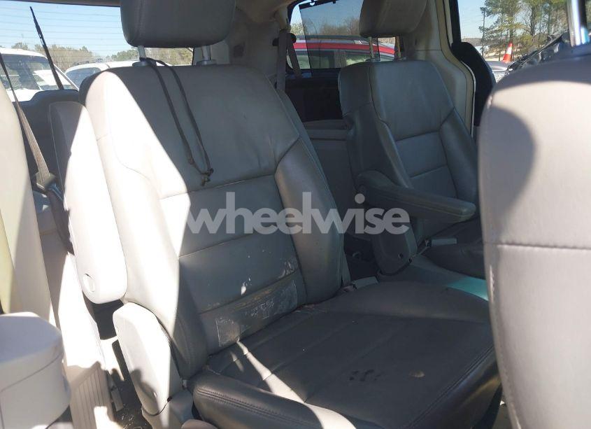 Photo 8 of 2010 Volkswagen Routan SEL (VIN 2V4RW5DX9AR324944)