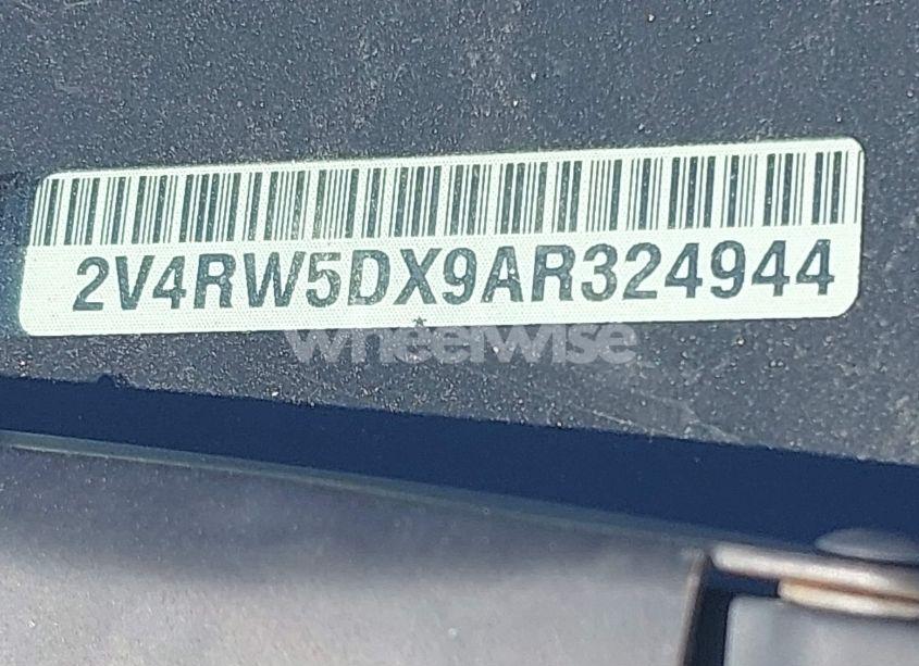 Photo 9 of 2010 Volkswagen Routan SEL (VIN 2V4RW5DX9AR324944)