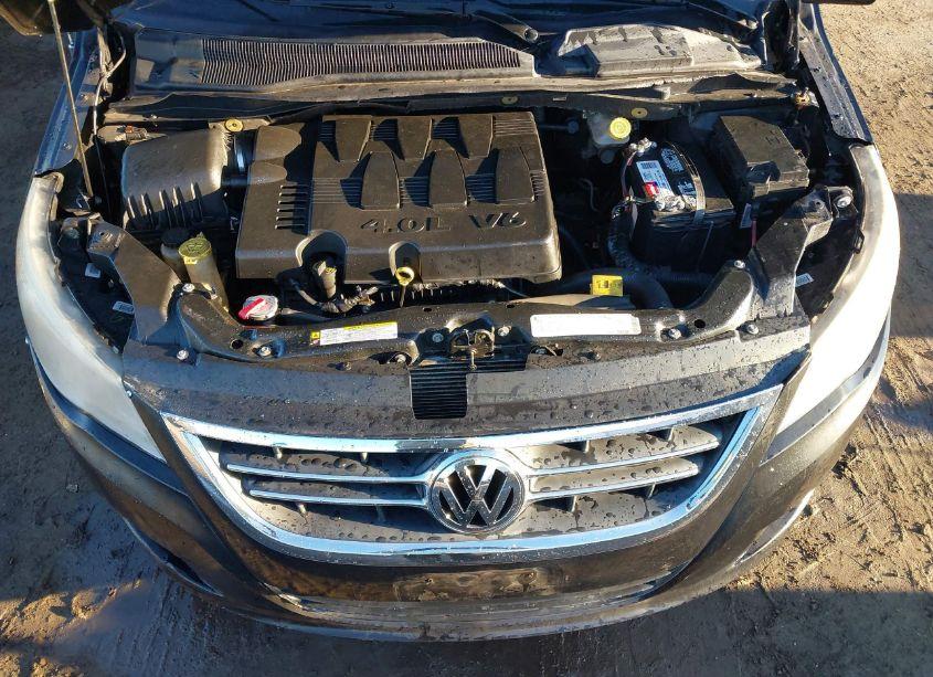 Photo 10 of 2010 Volkswagen Routan SEL PREMIUM (VIN 2V4RW6DX1AR250733)
