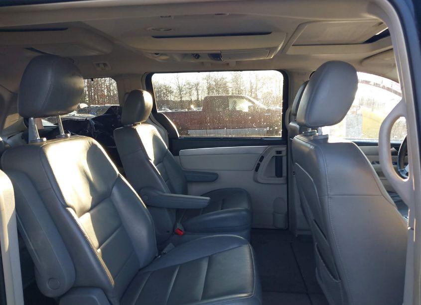 Photo 8 of 2010 Volkswagen Routan SEL PREMIUM (VIN 2V4RW6DX1AR250733)