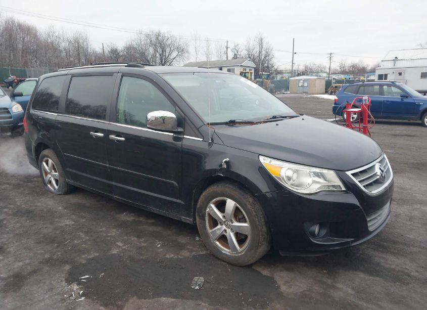 2010 Volkswagen Routan SEL PREMIUM (VIN 2V4RW6DXXAR295475) main photo