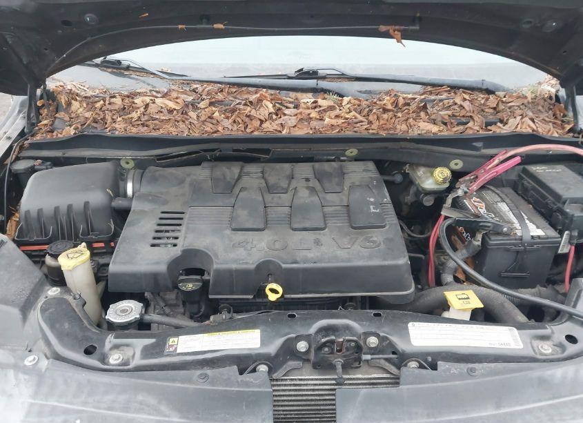 Photo 10 of 2010 Volkswagen Routan SEL PREMIUM (VIN 2V4RW6DXXAR295475)