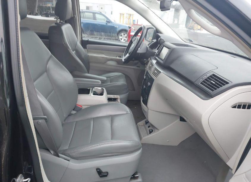 Photo 5 of 2010 Volkswagen Routan SEL PREMIUM (VIN 2V4RW6DXXAR295475)