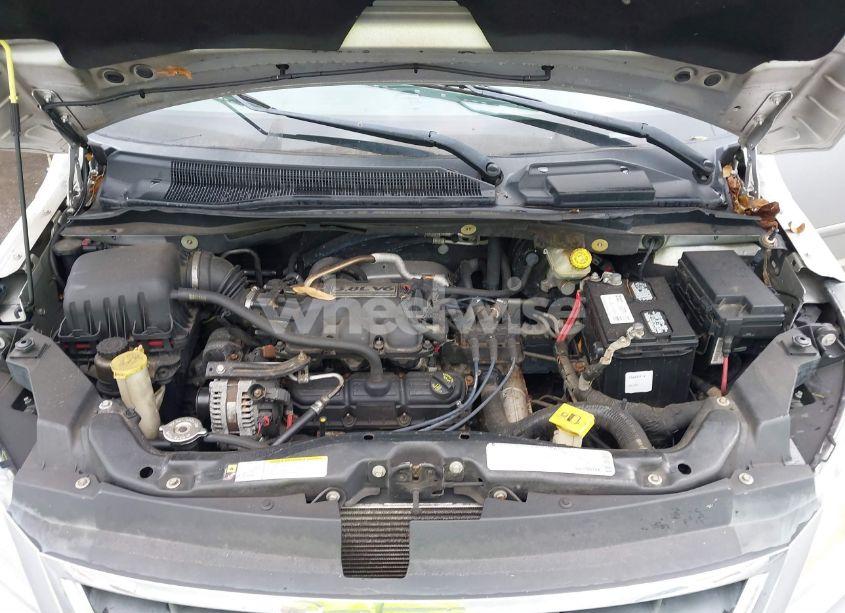 Photo 10 of 2009 Volkswagen Routan SE (VIN 2V8HW34109R582341)