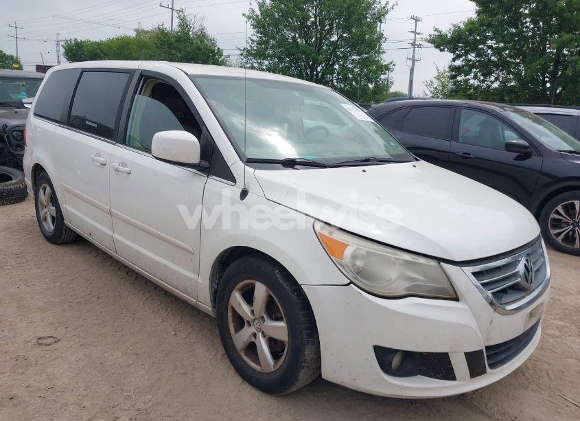 2009 Volkswagen Routan SE (VIN 2V8HW34129R545985) main photo