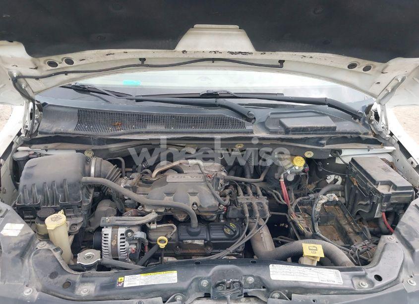 Photo 10 of 2009 Volkswagen Routan SE (VIN 2V8HW34129R545985)