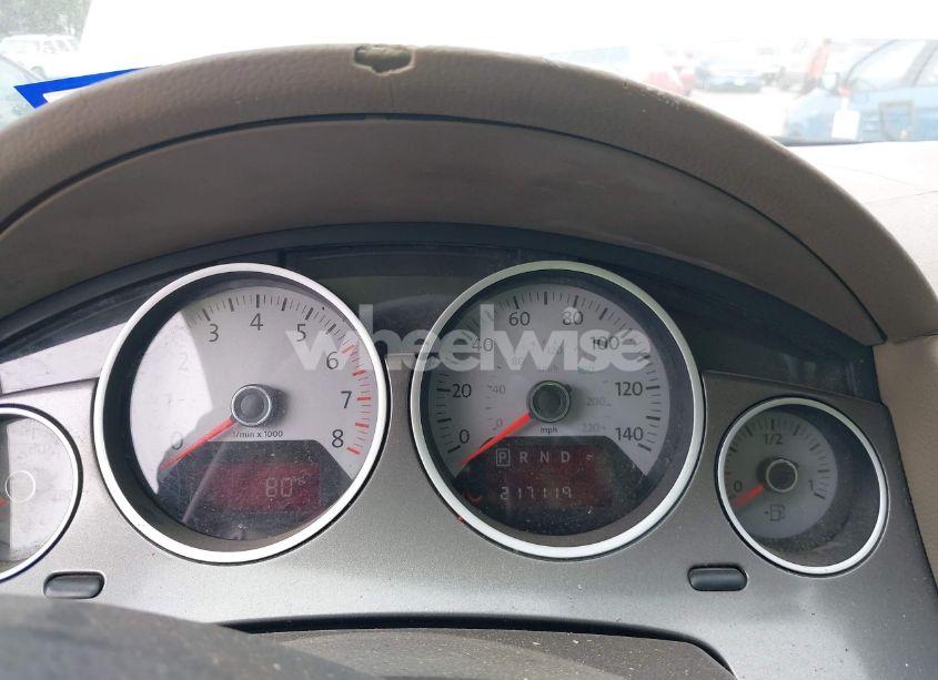 Photo 7 of 2009 Volkswagen Routan SE (VIN 2V8HW34129R545985)