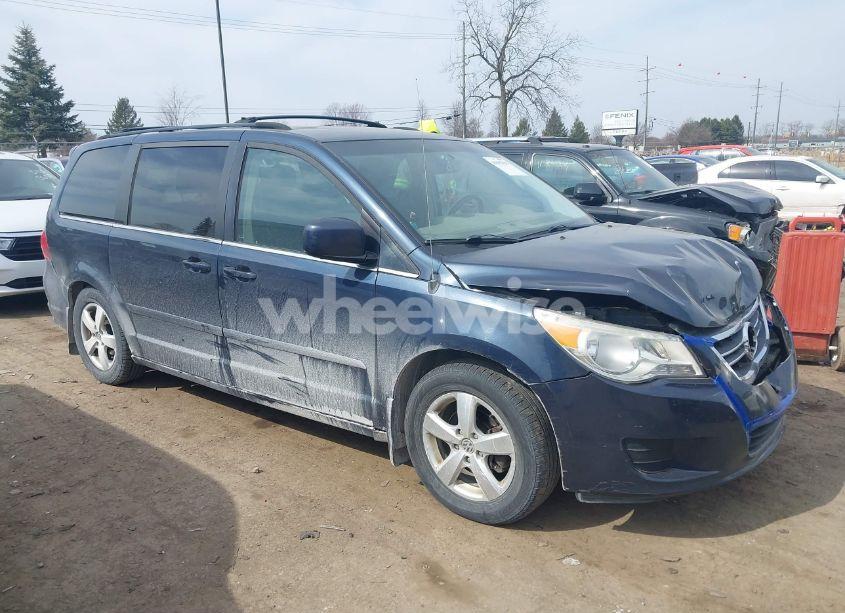 2009 Volkswagen Routan SE (VIN 2V8HW34159R586093) main photo