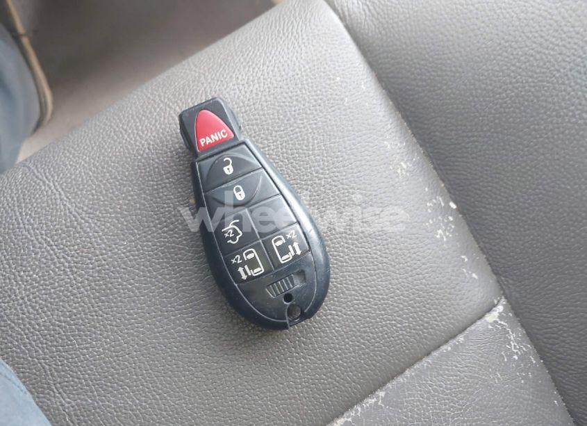 Photo 11 of 2009 Volkswagen Routan SE (VIN 2V8HW34159R586093)