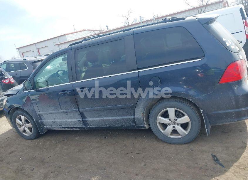 Photo 14 of 2009 Volkswagen Routan SE (VIN 2V8HW34159R586093)