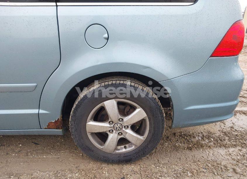 Photo 12 of 2009 Volkswagen Routan SE (VIN 2V8HW34169R558870)