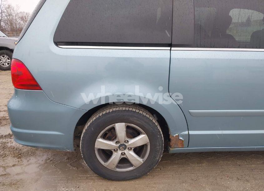 Photo 14 of 2009 Volkswagen Routan SE (VIN 2V8HW34169R558870)