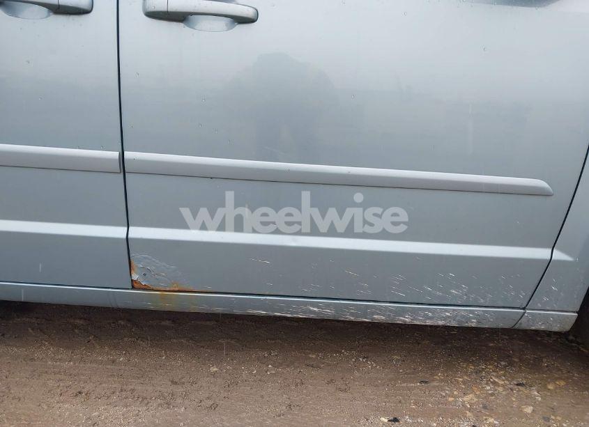 Photo 15 of 2009 Volkswagen Routan SE (VIN 2V8HW34169R558870)