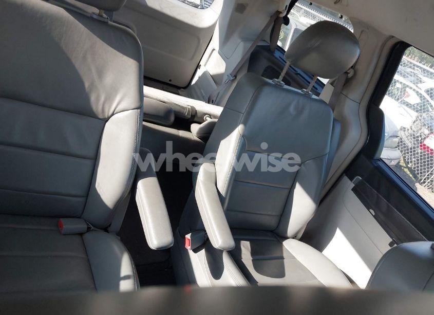 Photo 8 of 2009 Volkswagen Routan SEL (VIN 2V8HW54X09R553597)